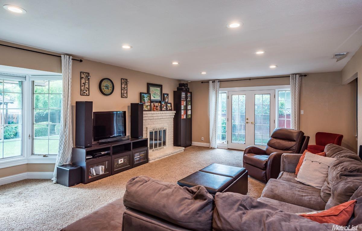 3925 Garfield Ave, Carmichael, CA 95608 photo 4