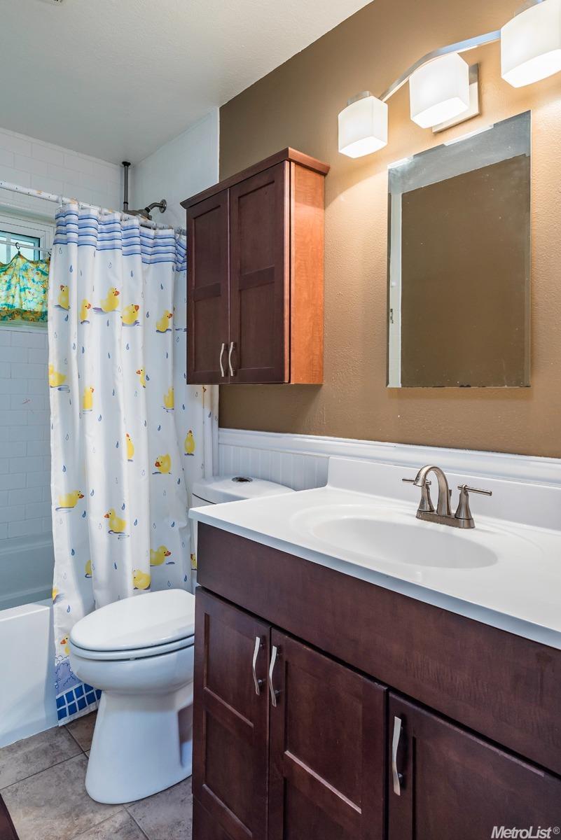 3925 Garfield Ave, Carmichael, CA 95608 photo 18