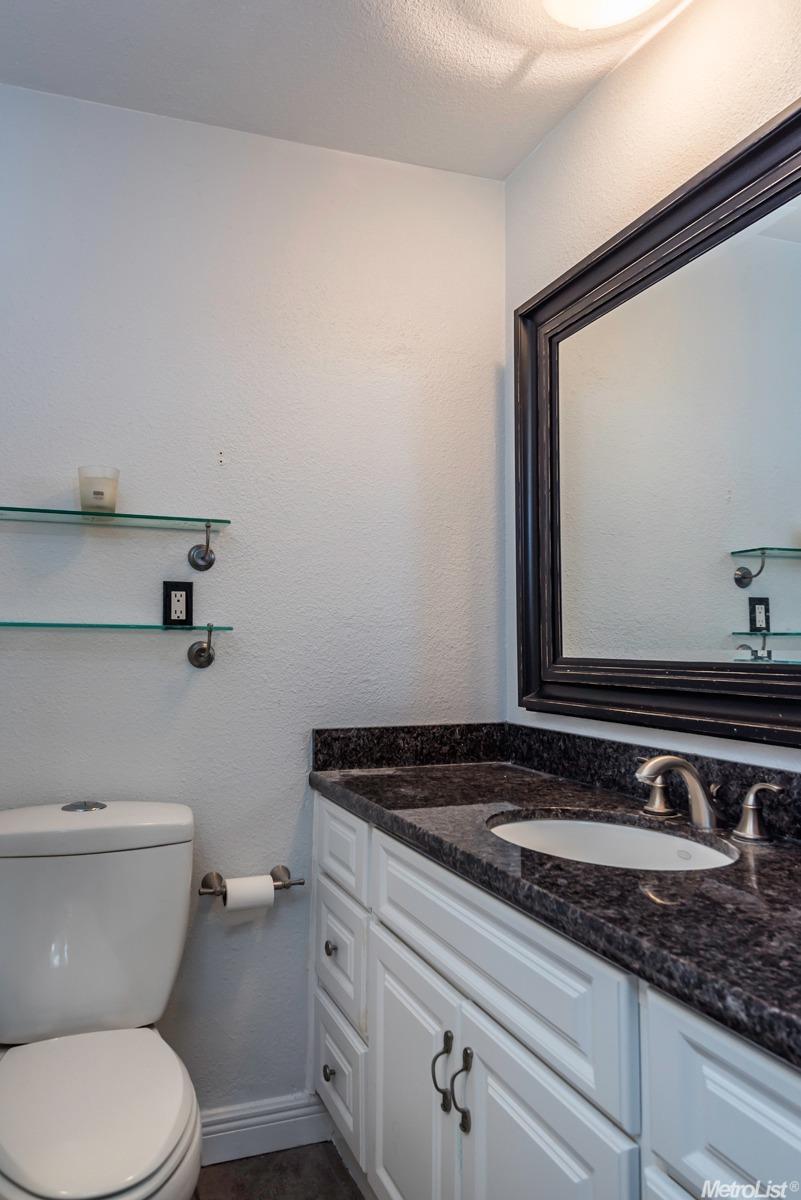3925 Garfield Ave, Carmichael, CA 95608 photo 14