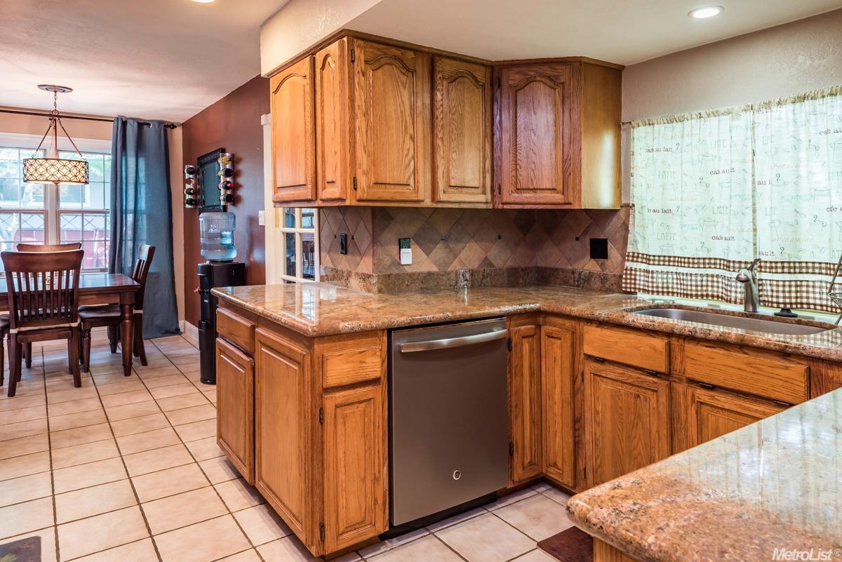 3925 Garfield Ave, Carmichael, CA 95608 photo 10