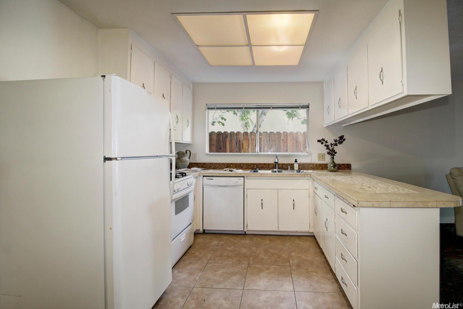 1331 Camphor Ln, Davis, CA 95618 photo 9