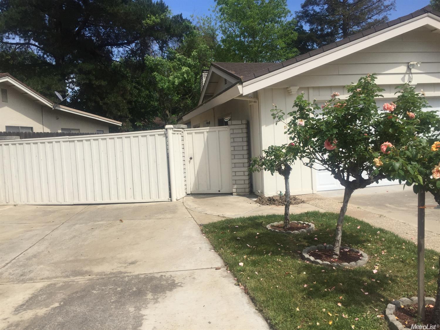 916 Foxcroft Ln, Modesto, CA 95355 photo 4