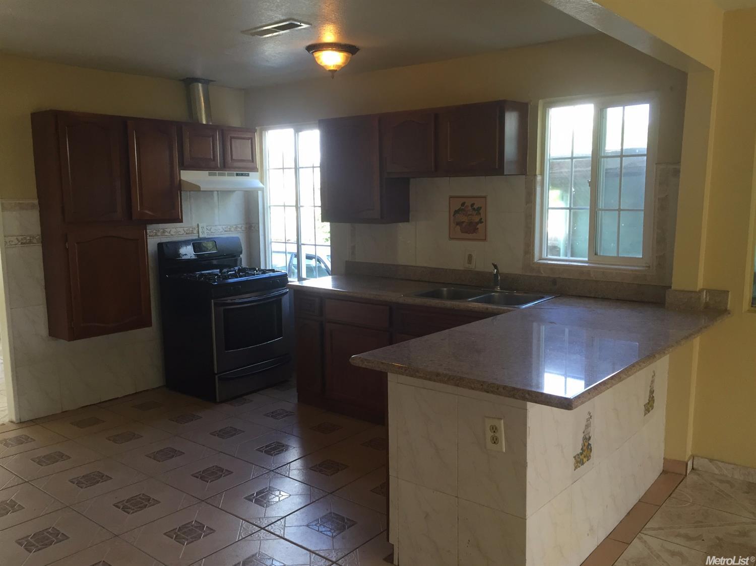 9643 E Broadway St, Planada, CA 95365 photo 5