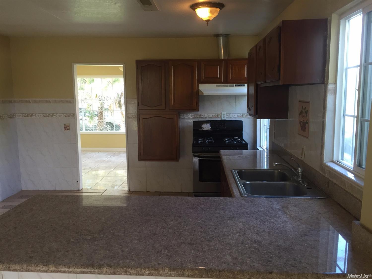 9643 E Broadway St, Planada, CA 95365 photo 6