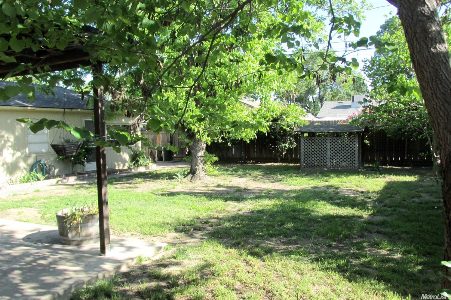 2028 Dora St, Modesto, CA 95354 photo 11