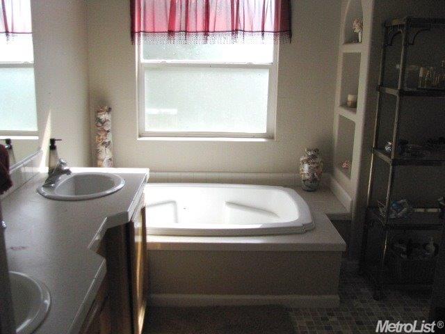 5048 Berkeley Rd, Hughson, CA 95326 photo 15