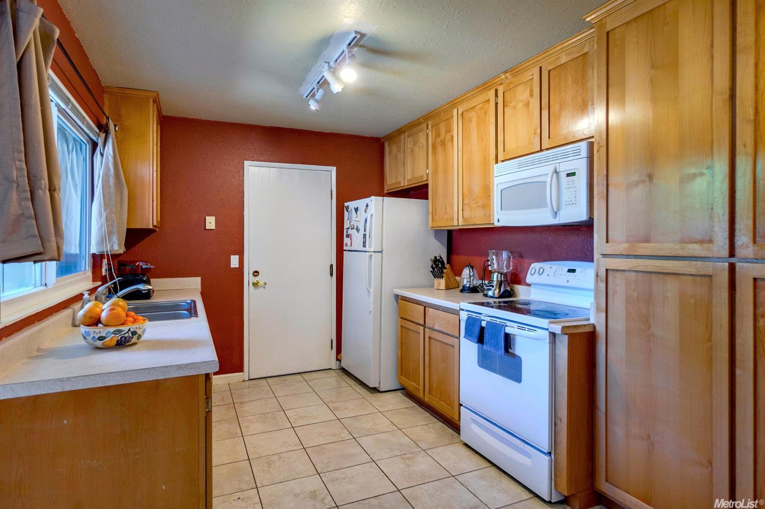 1419 Garrison St, Davis, CA 95616 photo 8