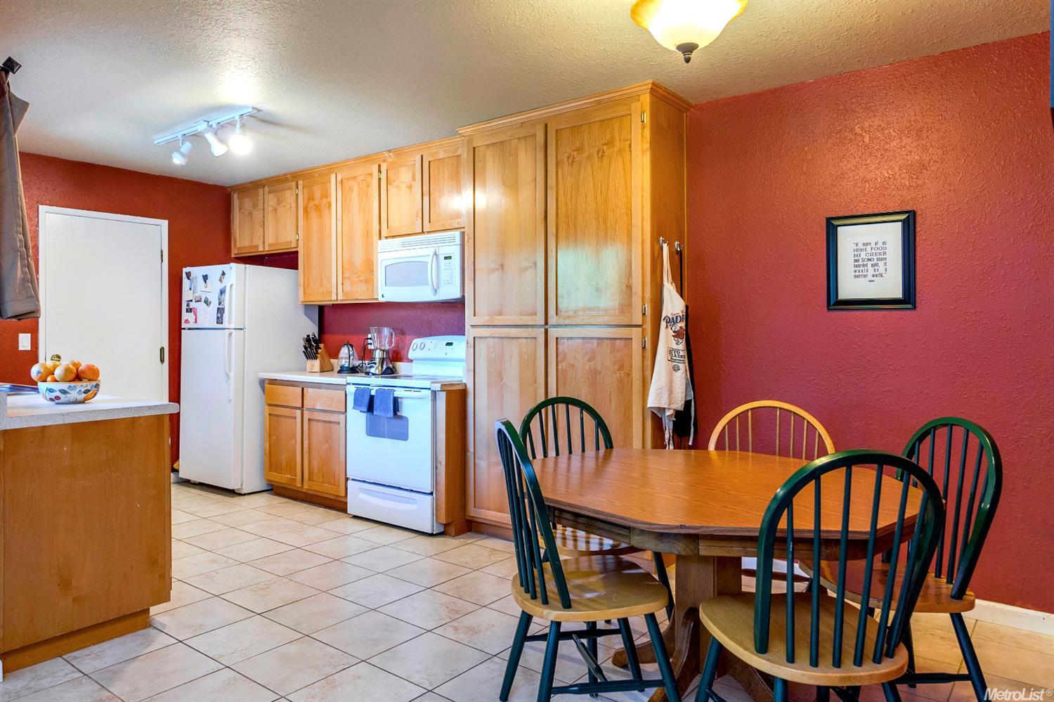 1419 Garrison St, Davis, CA 95616 photo 5