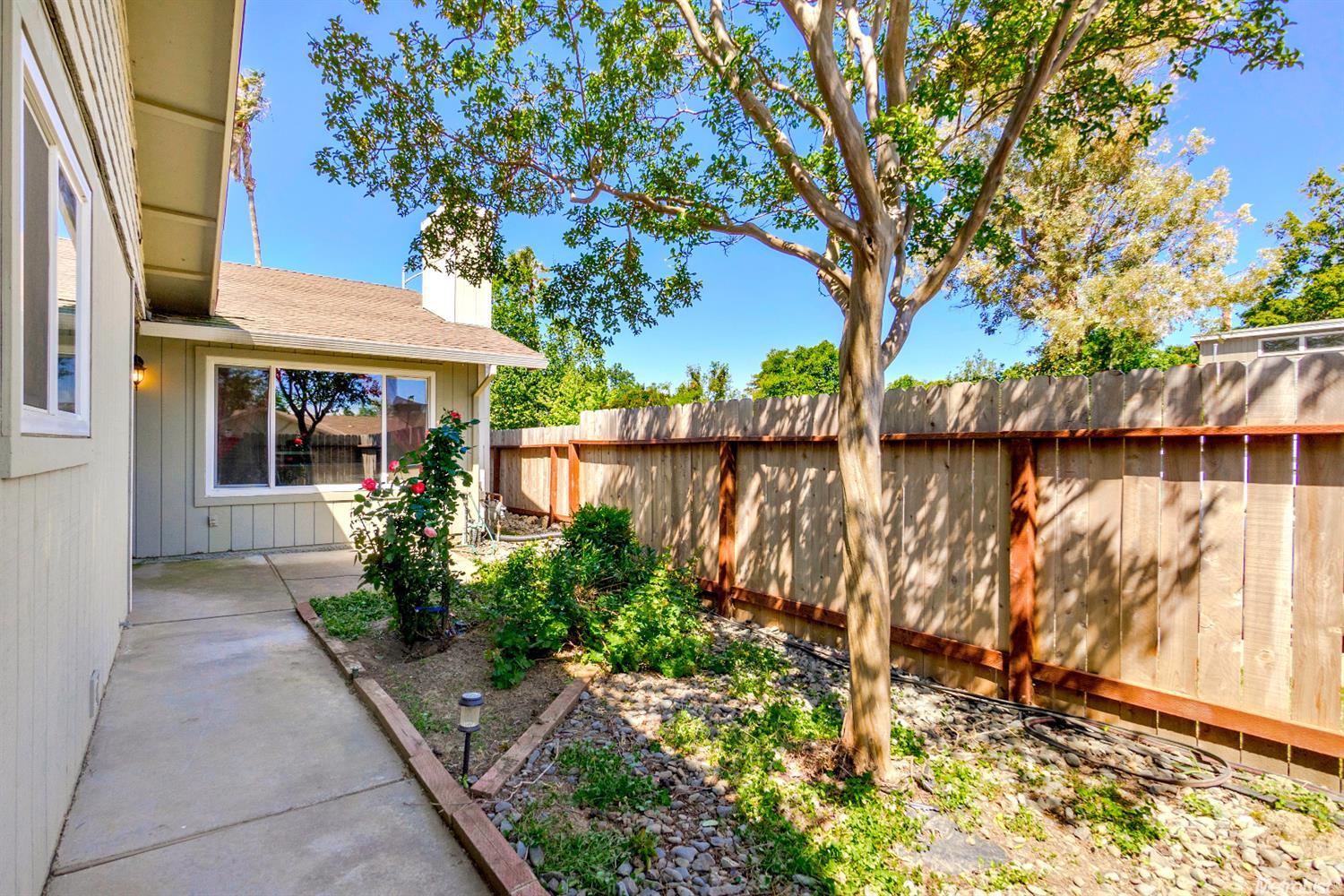 1419 Garrison St, Davis, CA 95616 photo 2