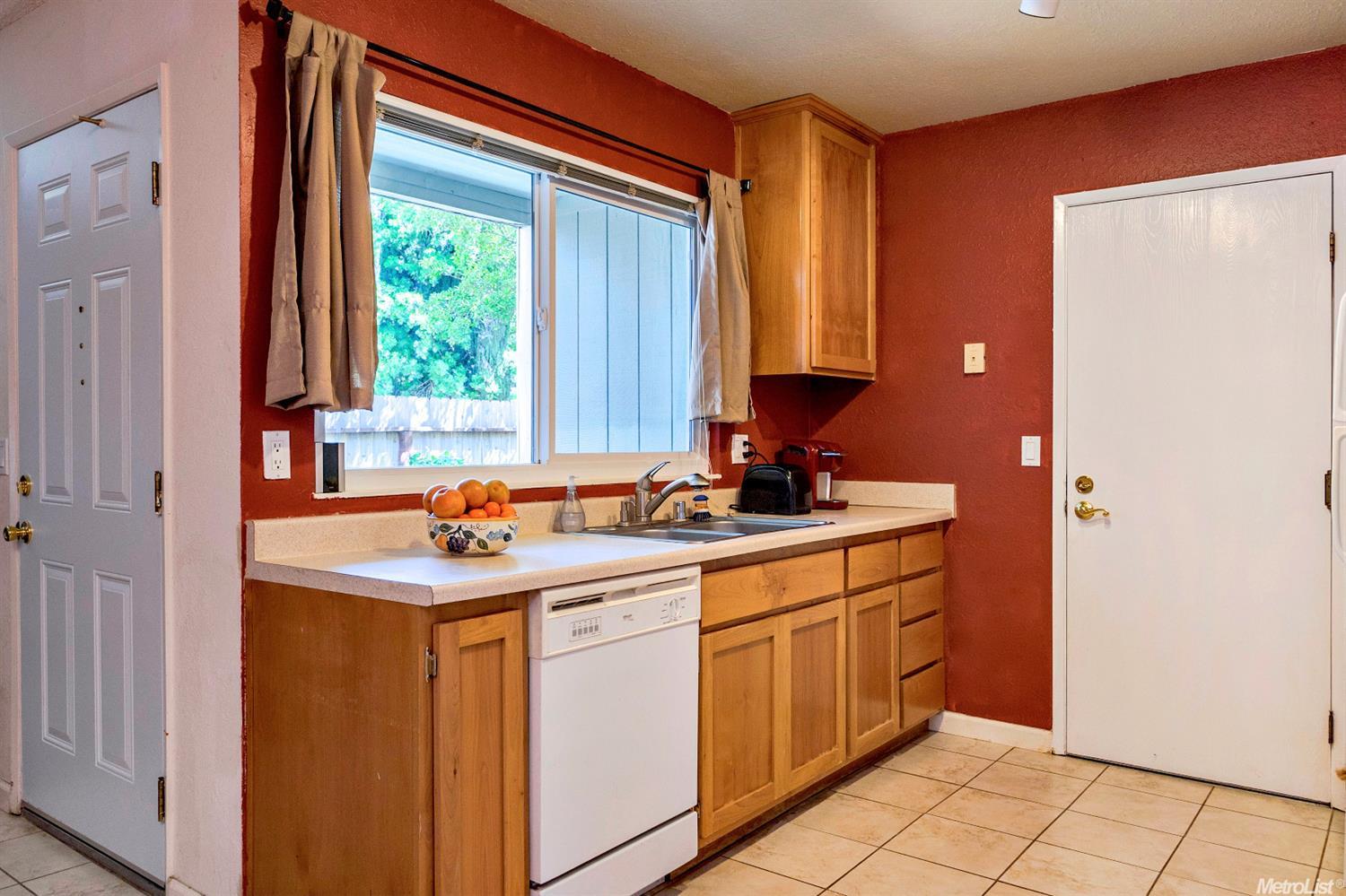 1419 Garrison St, Davis, CA 95616 photo 7