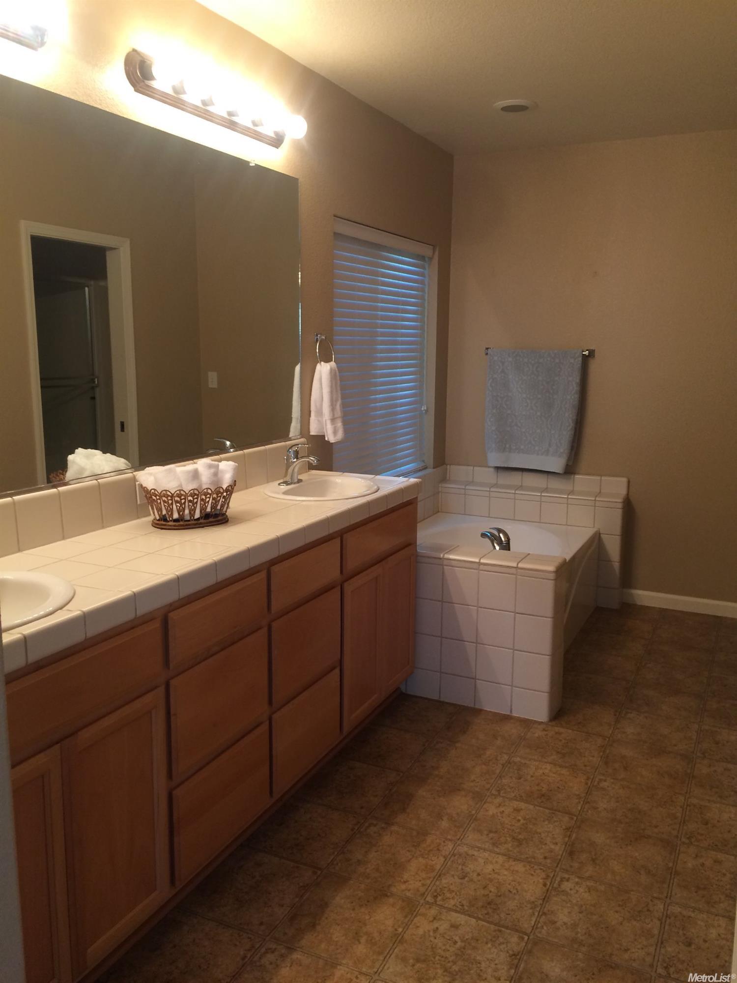 1920 Mari Ln, Hughson, CA 95326 photo 11
