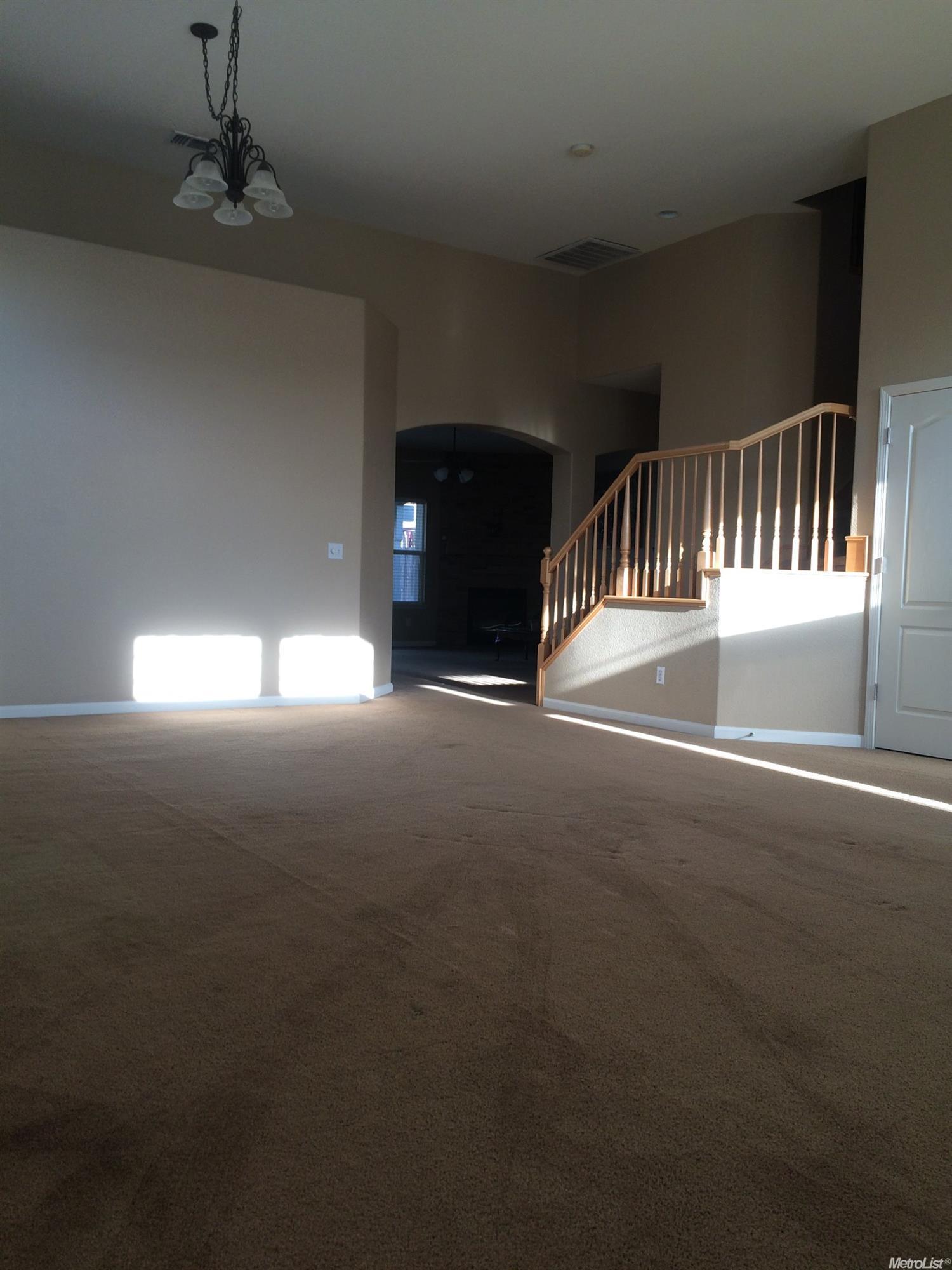 1920 Mari Ln, Hughson, CA 95326 photo 2