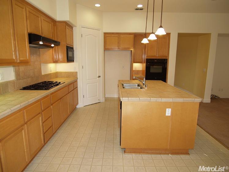 1312 Cliff Swallow Dr, Patterson, CA 95363 photo 4