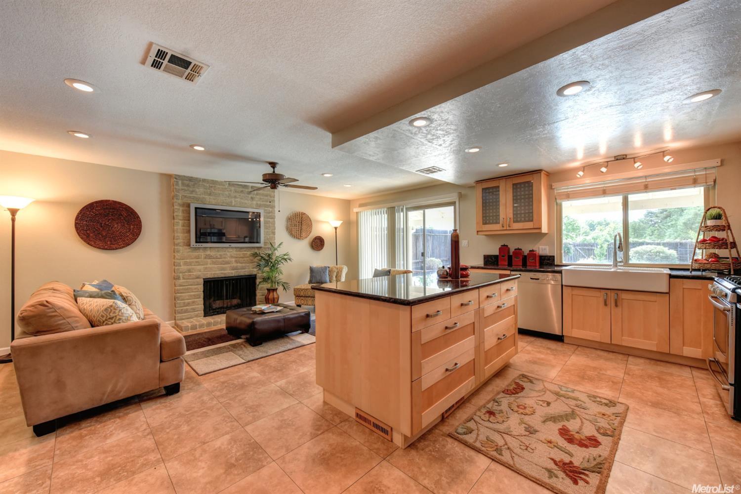 6324 Hillrise Dr, Carmichael, CA 95608 photo 9