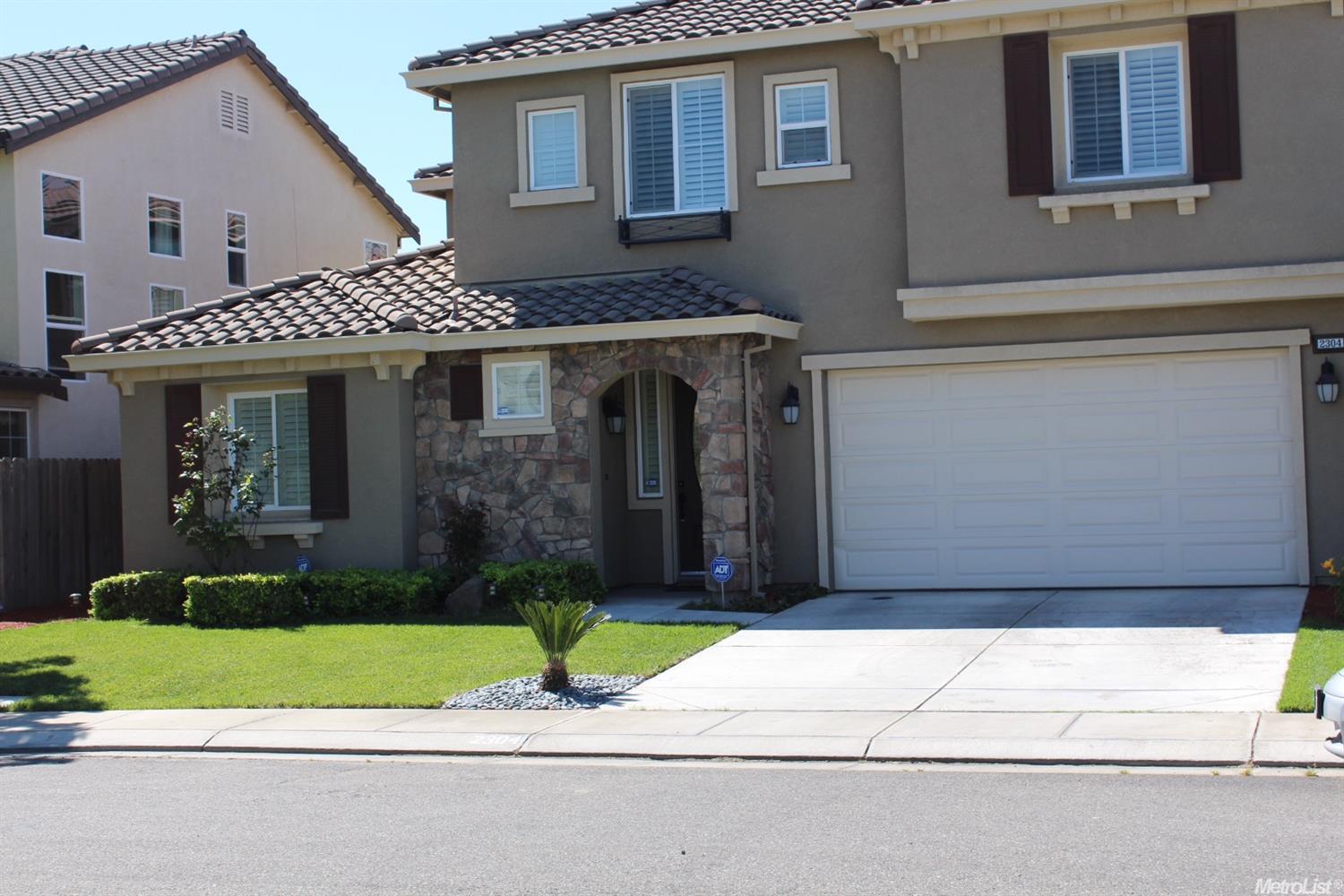 2304 Kaslin Dr, Modesto, CA 95355 photo 1