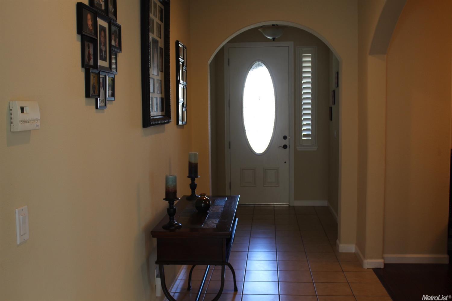 2304 Kaslin Dr, Modesto, CA 95355 photo 4