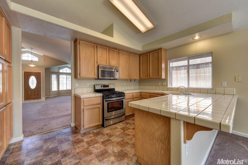 8218 Falcon View Dr, Antelope, CA 95843 photo 9