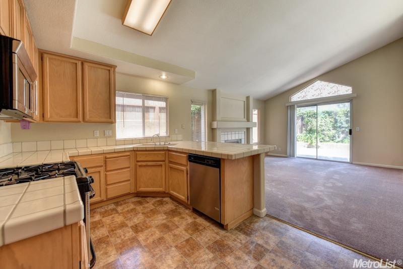 8218 Falcon View Dr, Antelope, CA 95843 photo 10