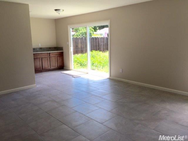 1120 Mathia Dr, Modesto, CA 95351 photo 3