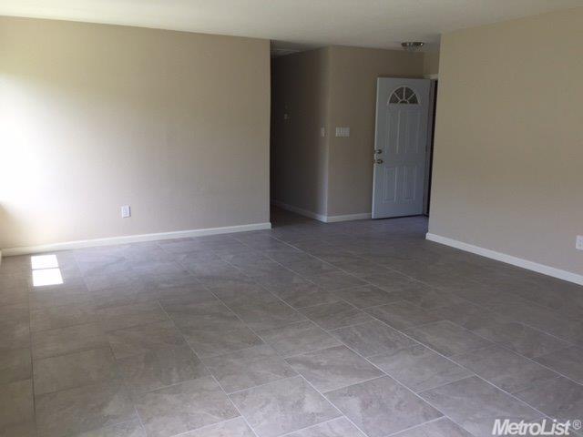 1120 Mathia Dr, Modesto, CA 95351 photo 2