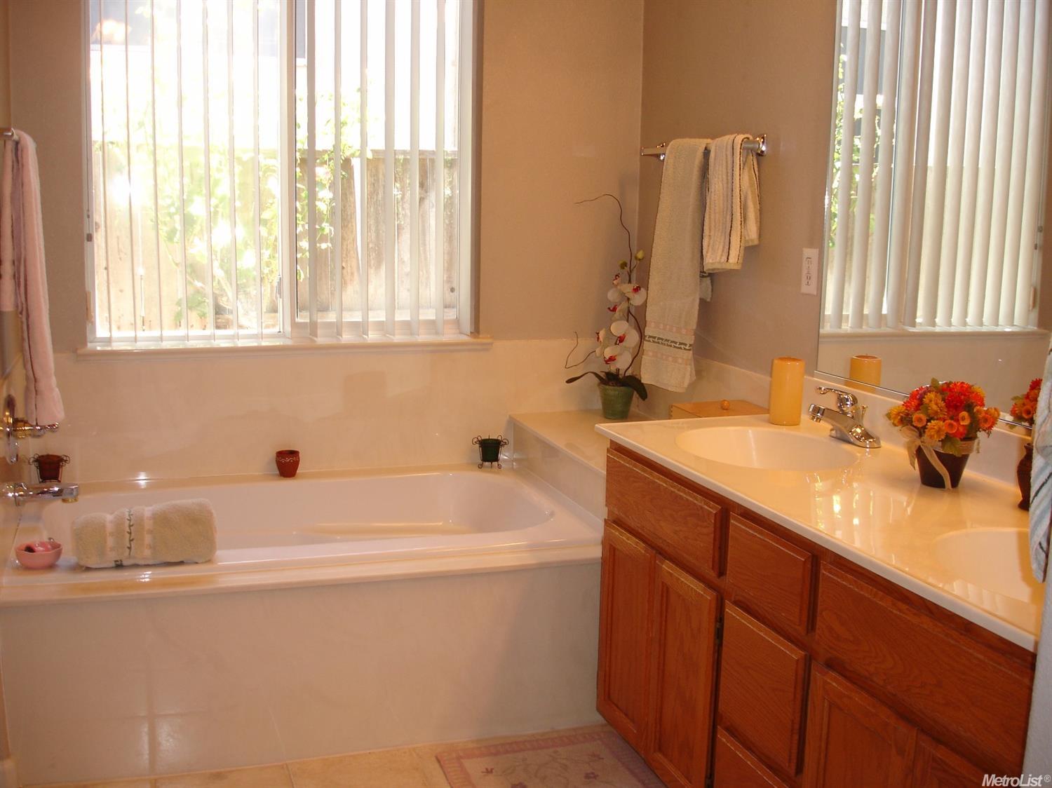 2405 Amber Elm Dr, Modesto, CA 95355 photo 13