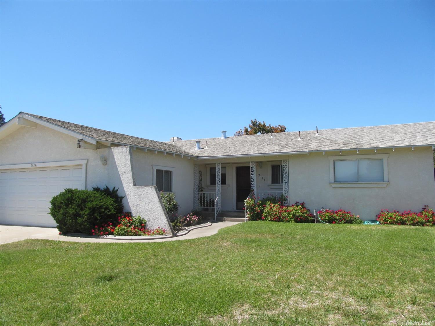 2120 Rochelle Ave, Turlock, CA 95382 photo 1