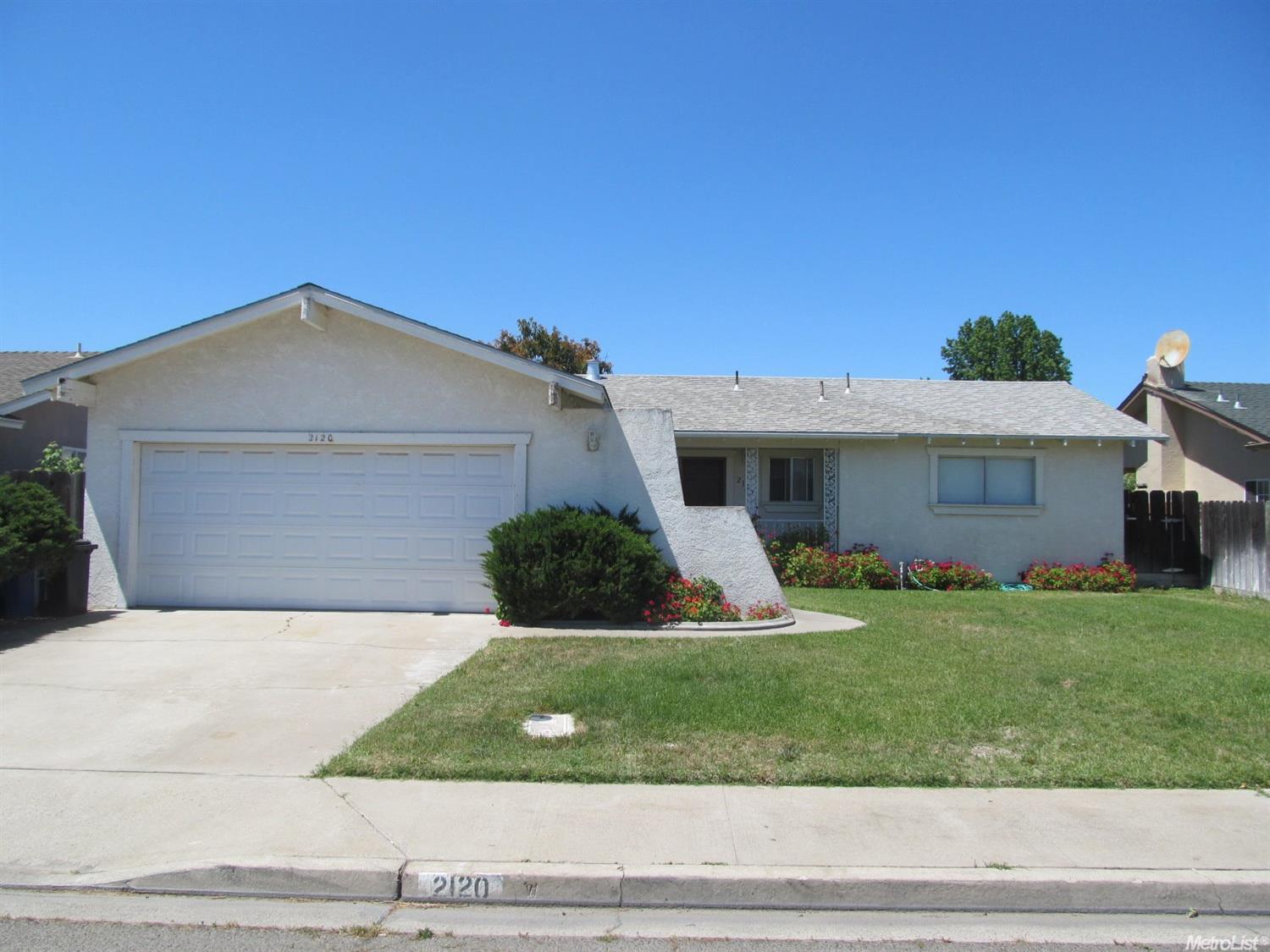 2120 Rochelle Ave, Turlock, CA 95382 photo 2