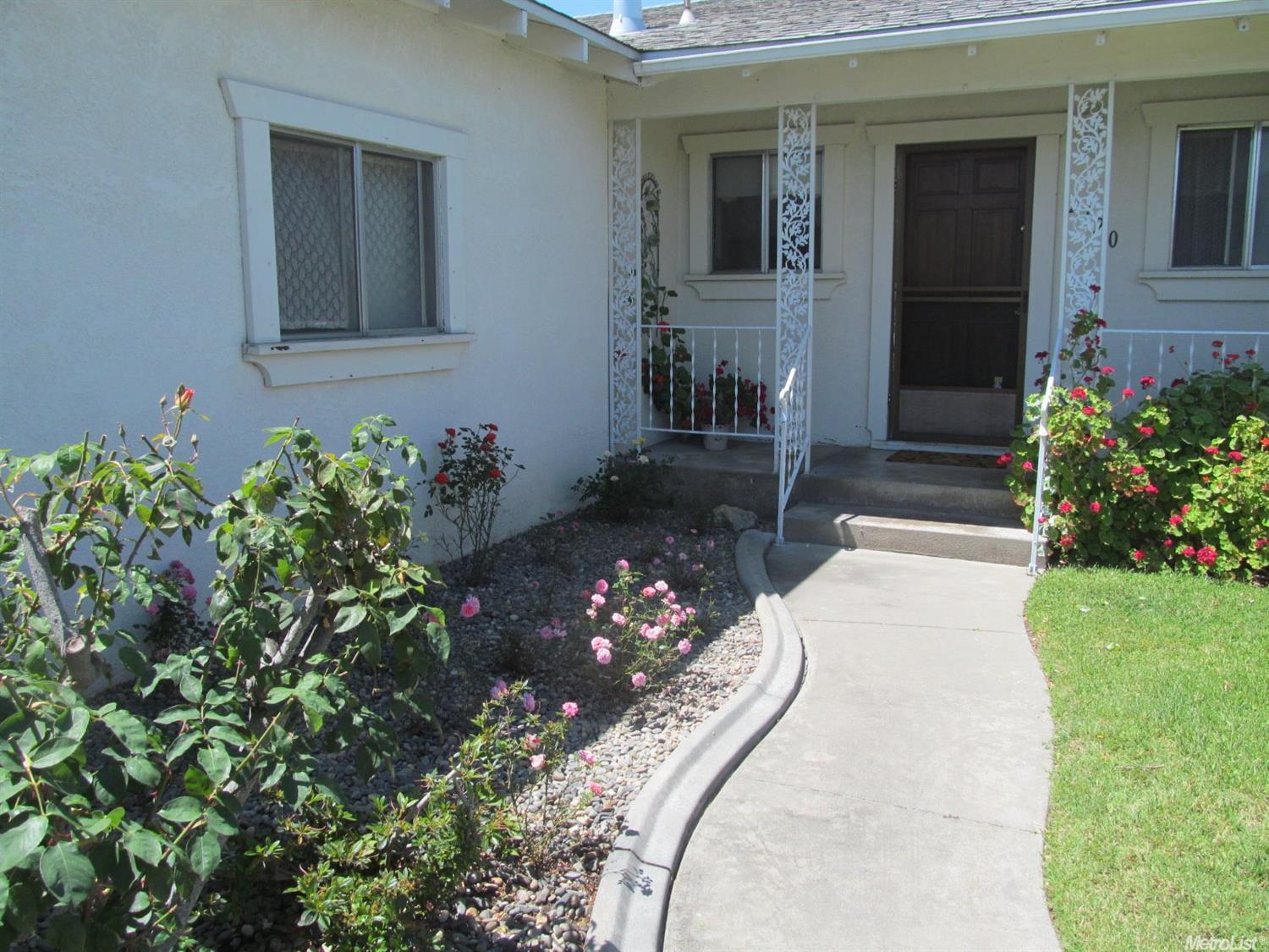 2120 Rochelle Ave, Turlock, CA 95382 photo 3