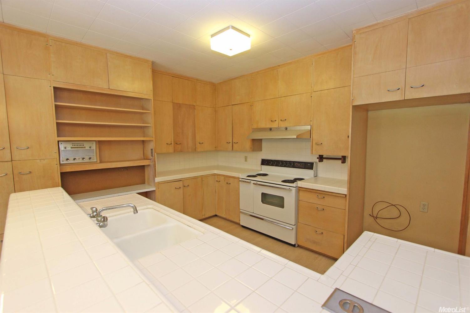 1904 Camelot Ct, Modesto, CA 95355 photo 10