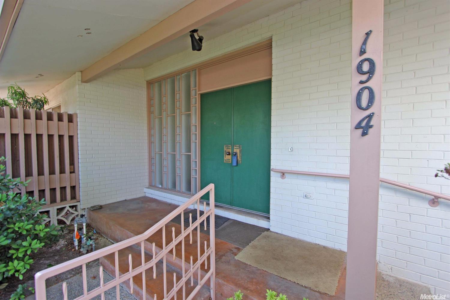 1904 Camelot Ct, Modesto, CA 95355 photo 4