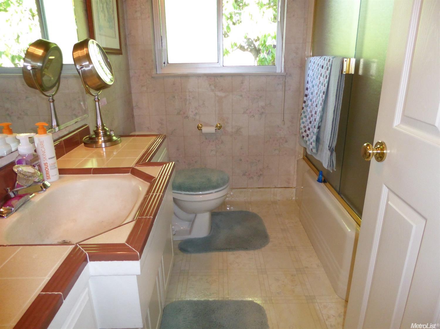 406 N Fairmont Ave, Lodi, CA 95240 photo 9
