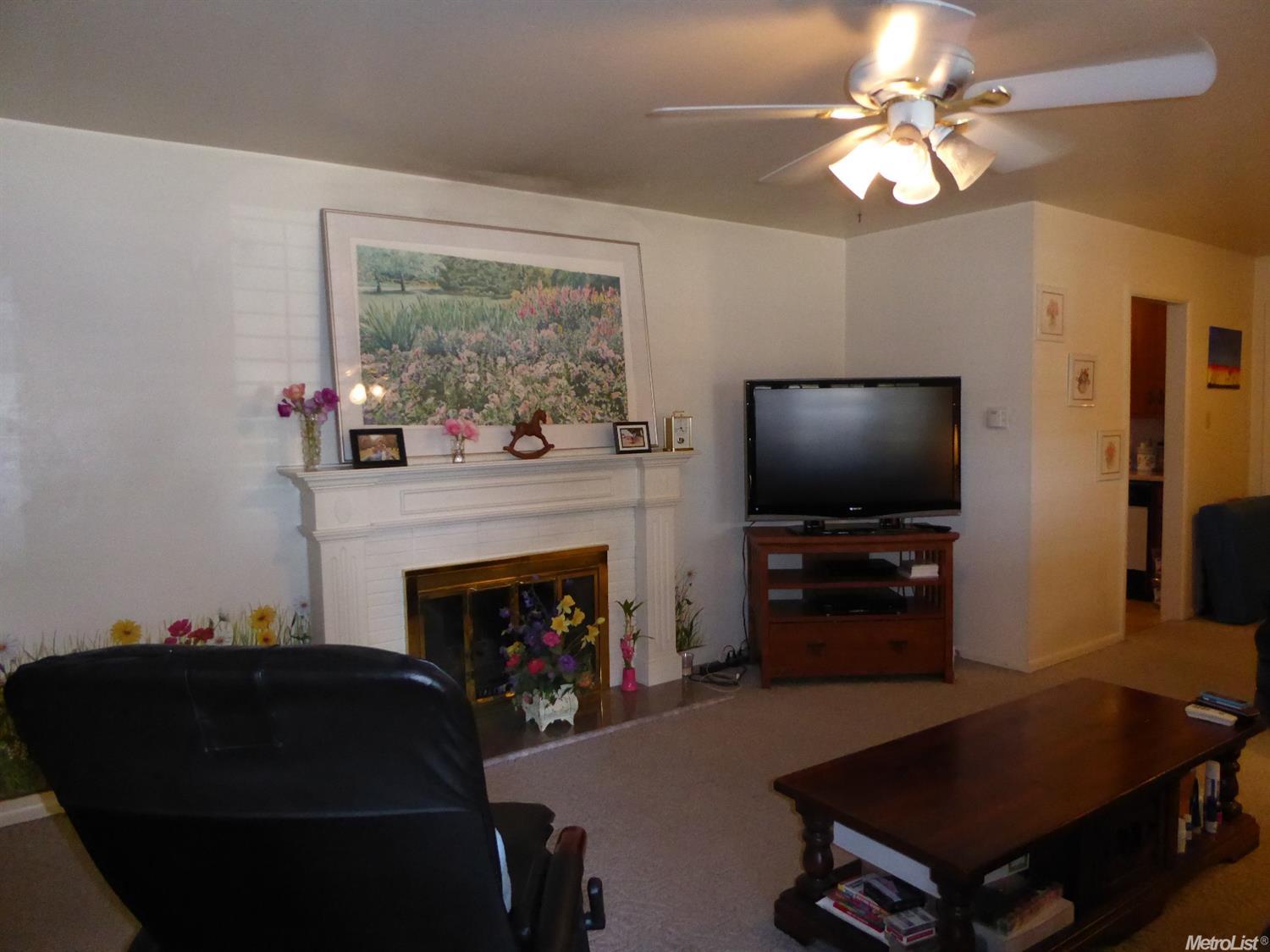 406 N Fairmont Ave, Lodi, CA 95240 photo 3