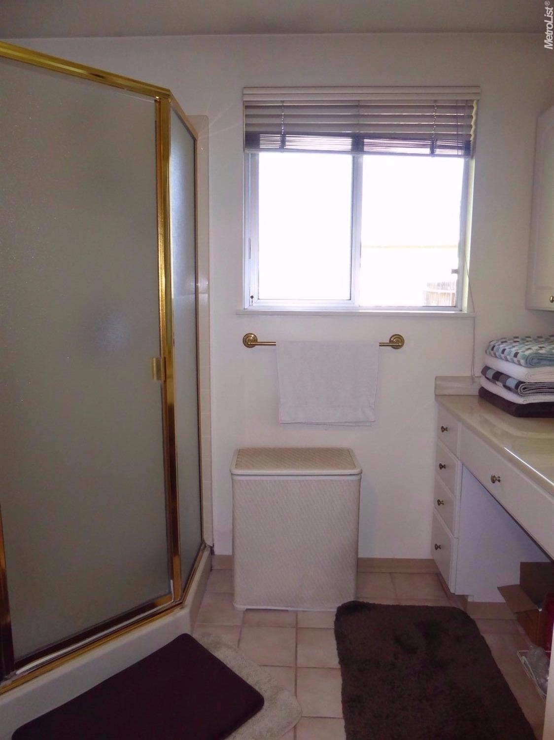 406 N Fairmont Ave, Lodi, CA 95240 photo 11