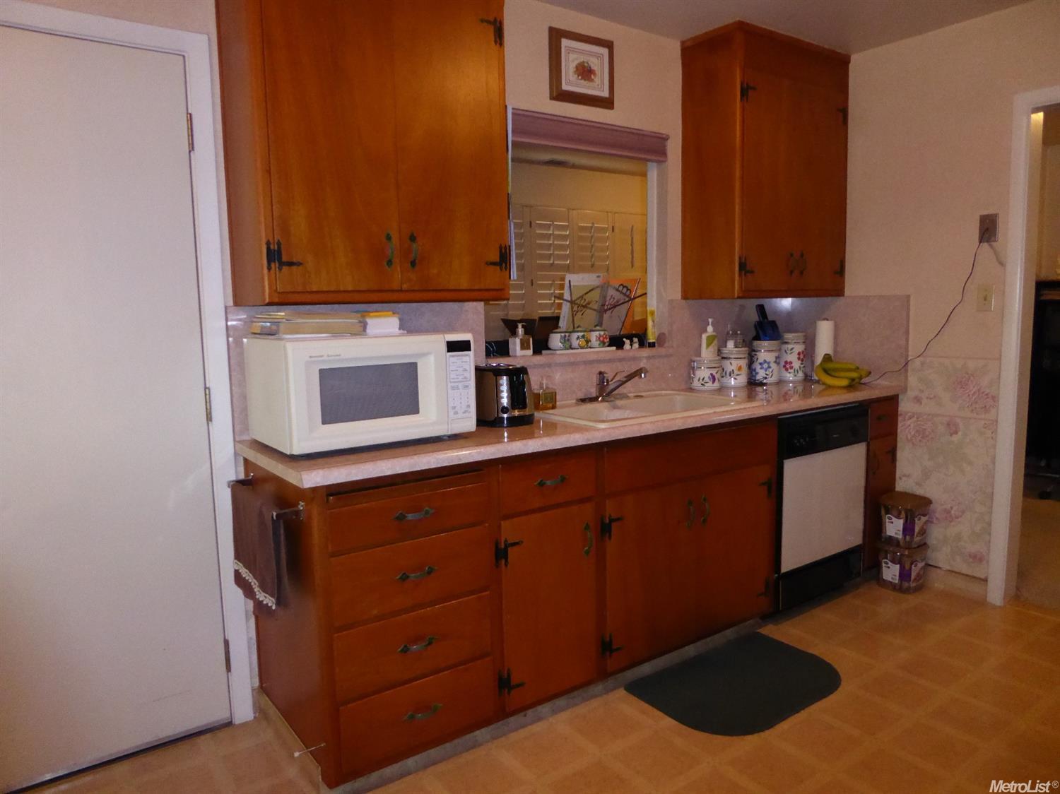 406 N Fairmont Ave, Lodi, CA 95240 photo 7