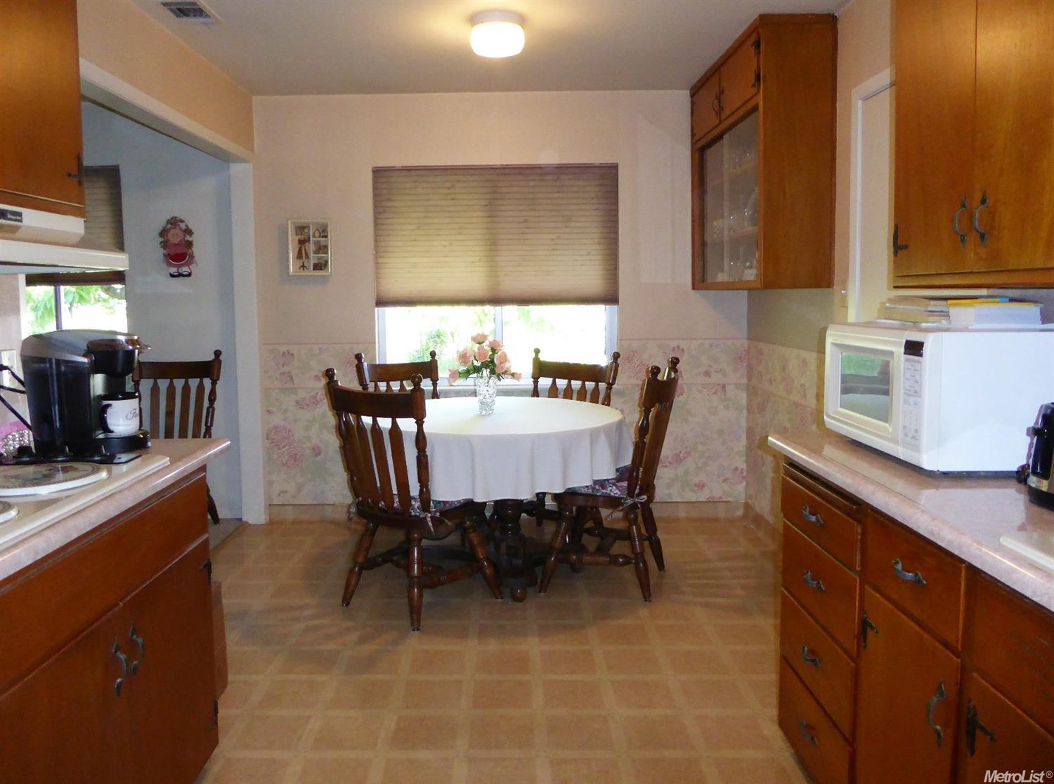 406 N Fairmont Ave, Lodi, CA 95240 photo 5