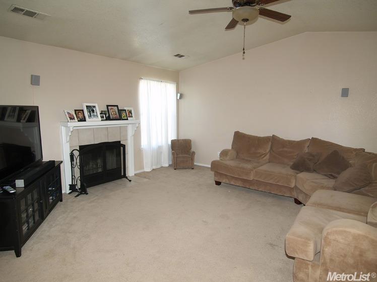 2625 Riverbend Dr, Modesto, CA 95351 photo 3