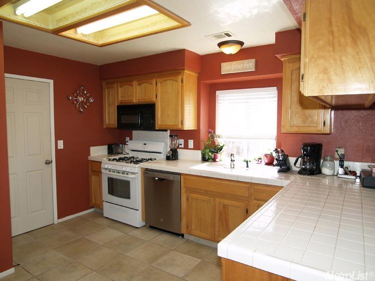 2625 Riverbend Dr, Modesto, CA 95351 photo 4