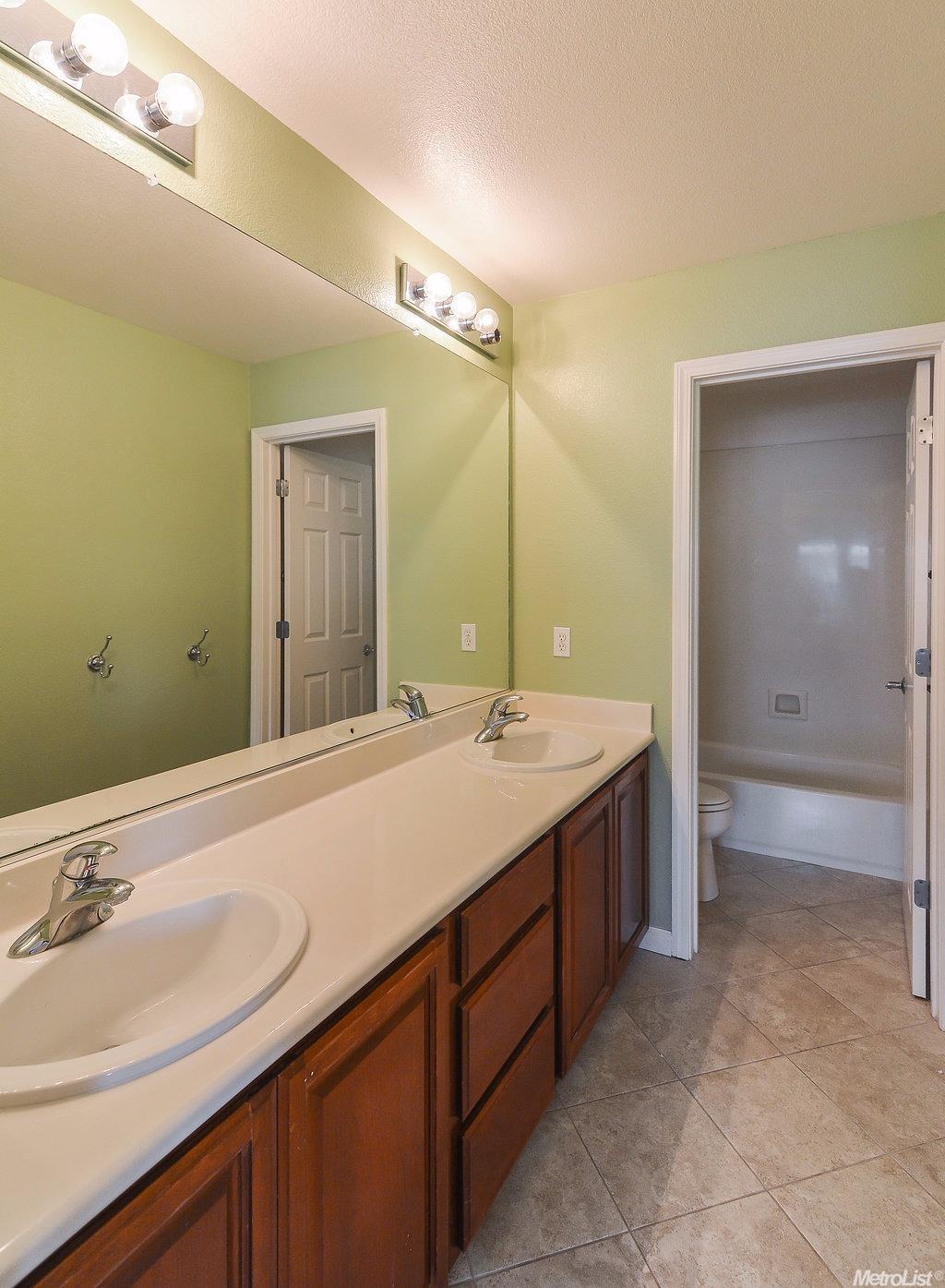 1151 Augusta Pointe Ct, Ripon, CA 95366 photo 10