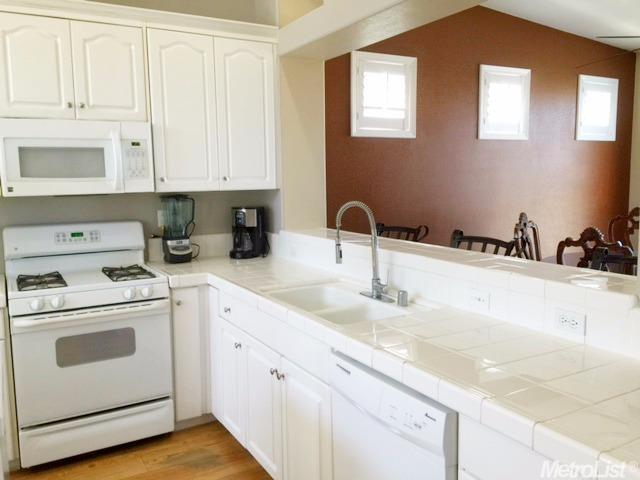 1070 Foxfire Dr, Manteca, CA 95337 photo 8