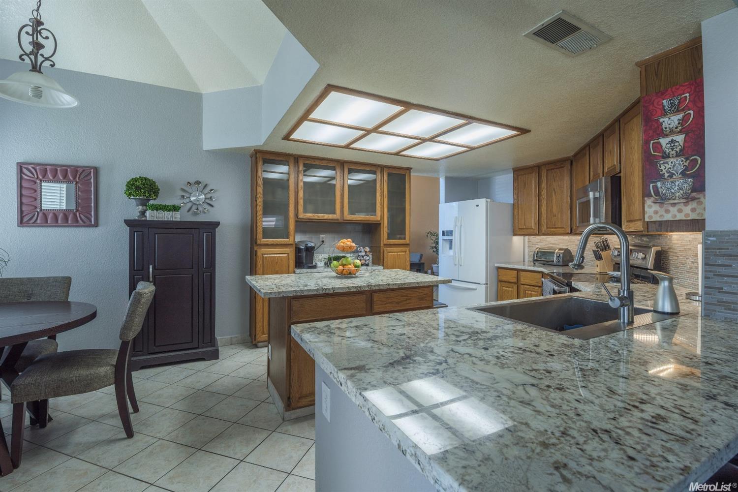 1833 Blueridge Ct, Modesto, CA 95351 photo 9