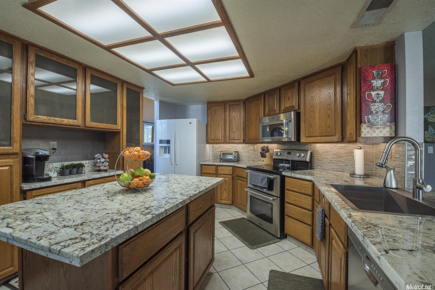 1833 Blueridge Ct, Modesto, CA 95351 photo 7