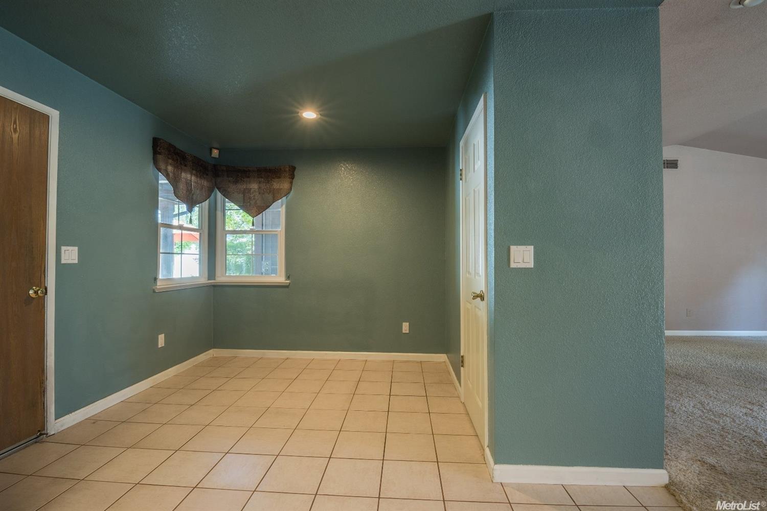 1004 Chalone Ct, Modesto, CA 95358 photo 7