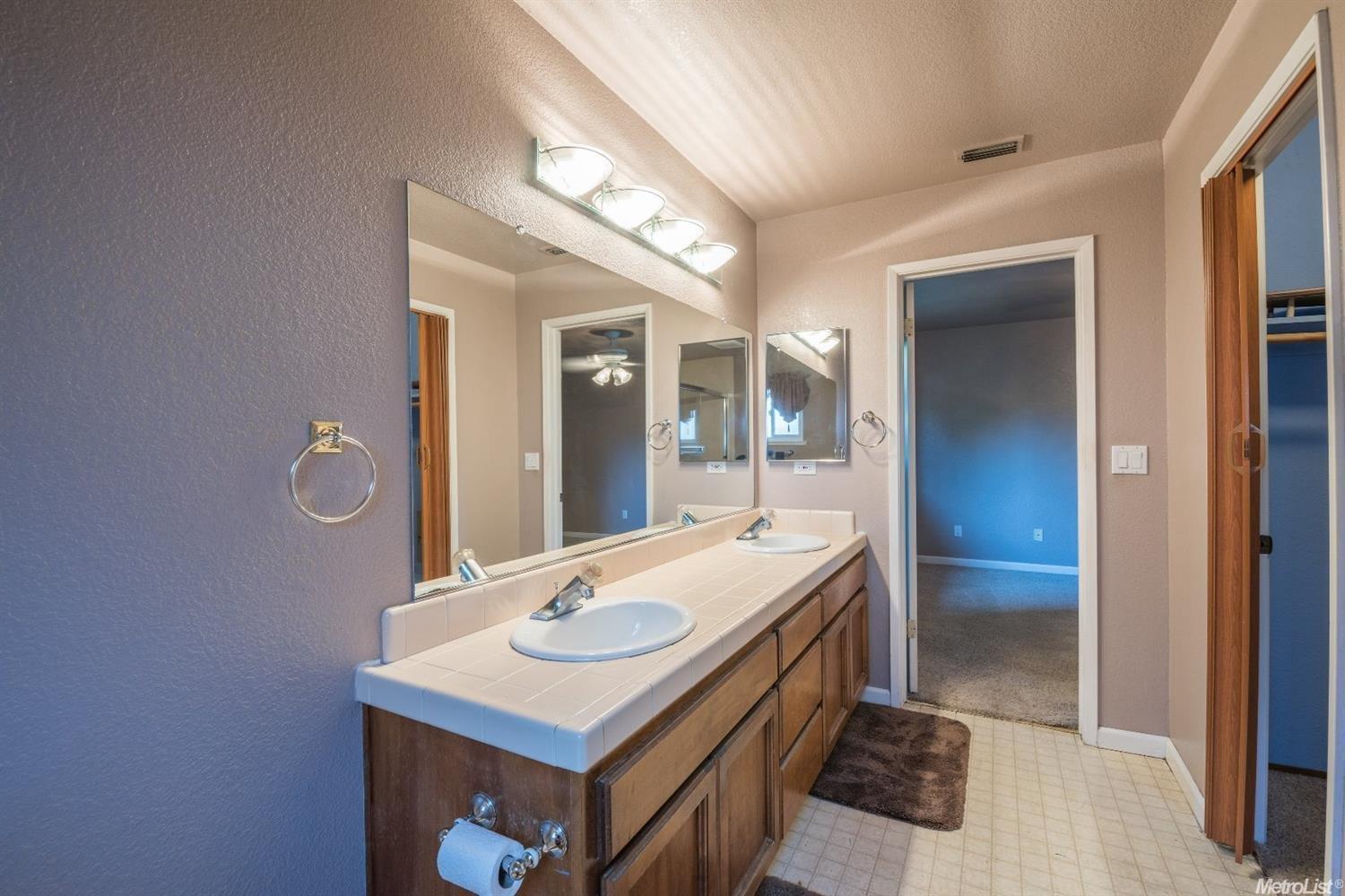 1004 Chalone Ct, Modesto, CA 95358 photo 16