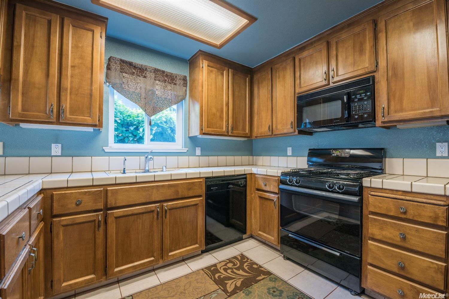 1004 Chalone Ct, Modesto, CA 95358 photo 6