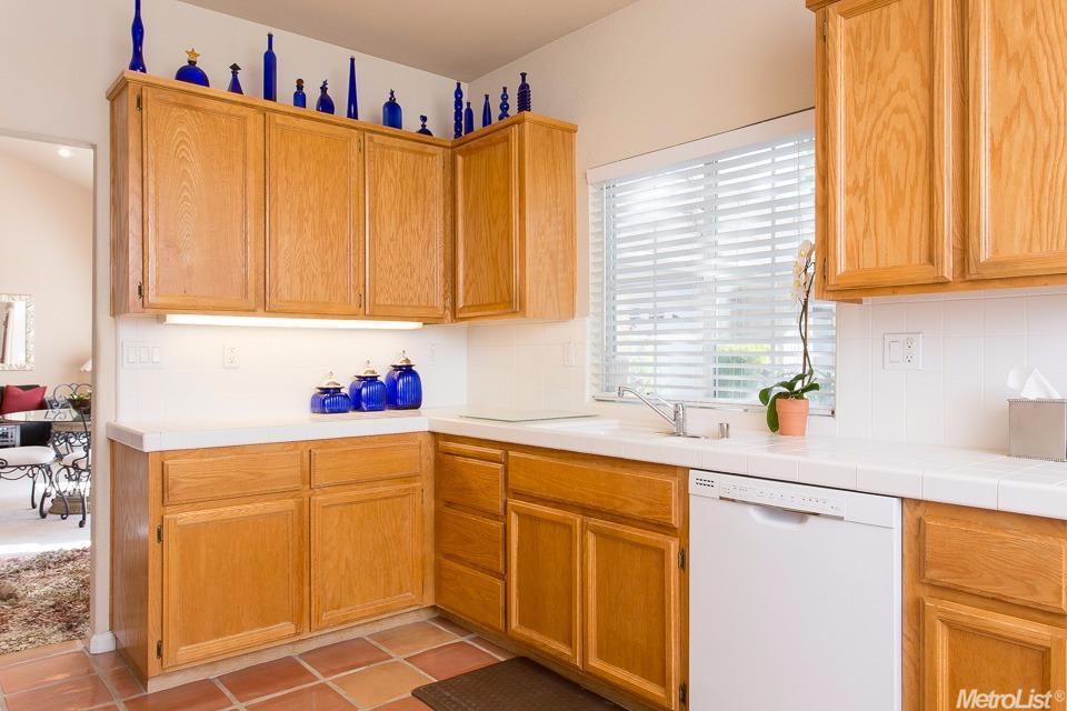 5119 Walnut Pointe Ln, Carmichael, CA 95608 photo 3