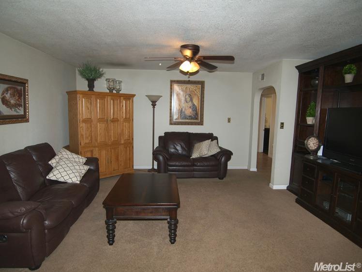 1212 E Harding Rd, Turlock, CA 95380 photo 4