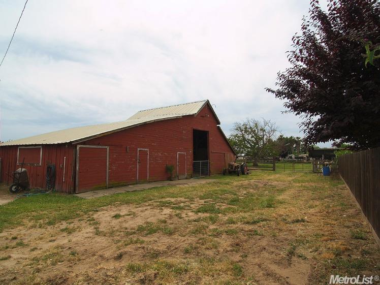 1212 E Harding Rd, Turlock, CA 95380 photo 24