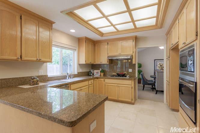 2612 Emerald Bay Dr, Davis, CA 95618 photo 4