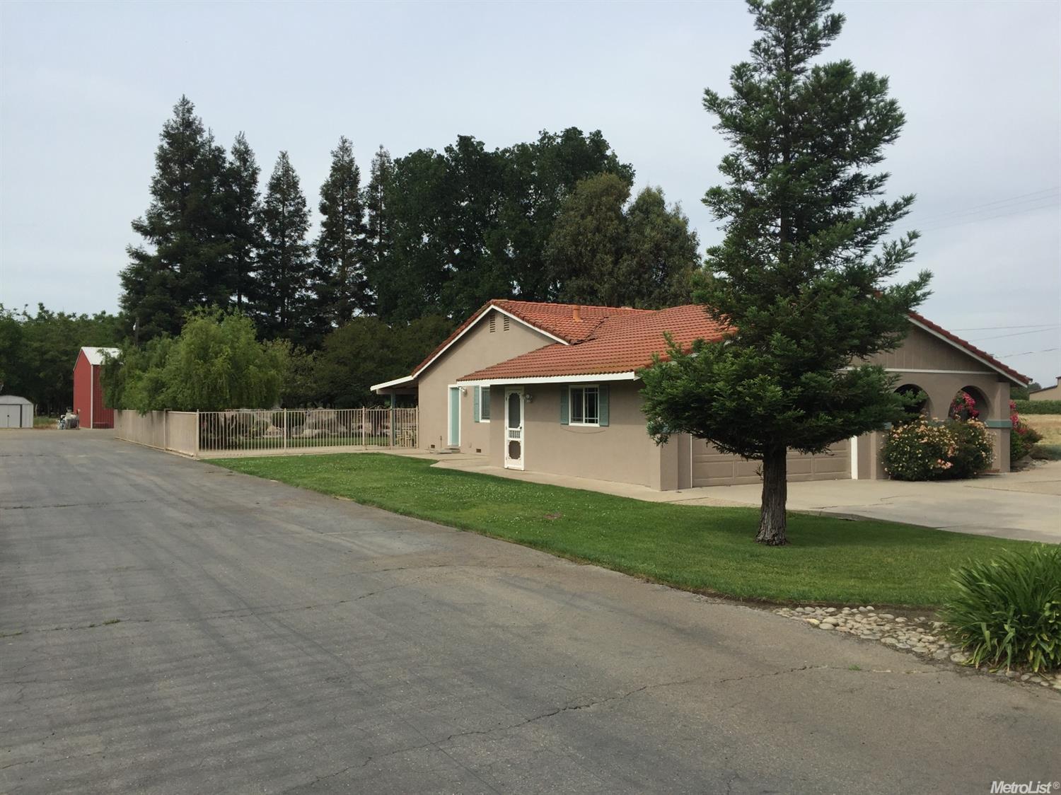 6207 Bearden Ln, Modesto, CA 95357 photo 2