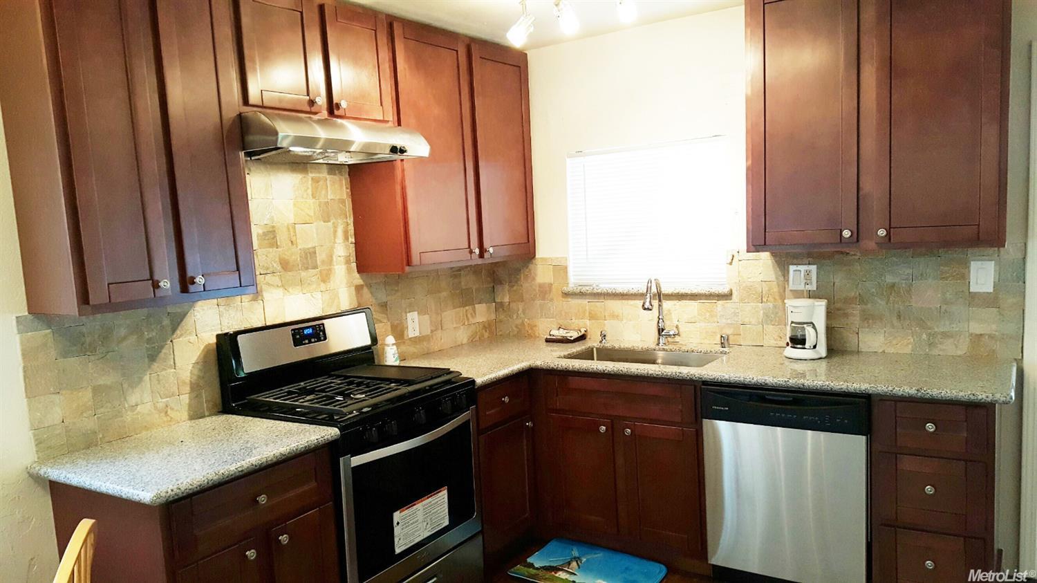 103 C St, Tracy, CA 95376 photo 2